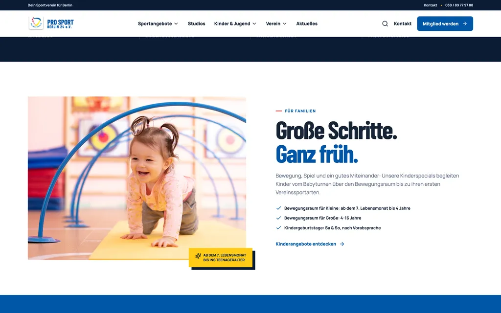 Familienbereich „Große Schritte. Ganz früh.“ mit Foto und Angebotsliste
