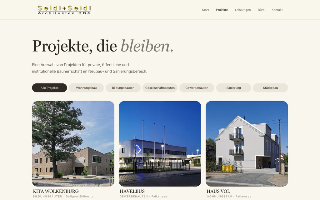 Projektarchiv mit Filterleiste für Bautypen und großen Projektfotos